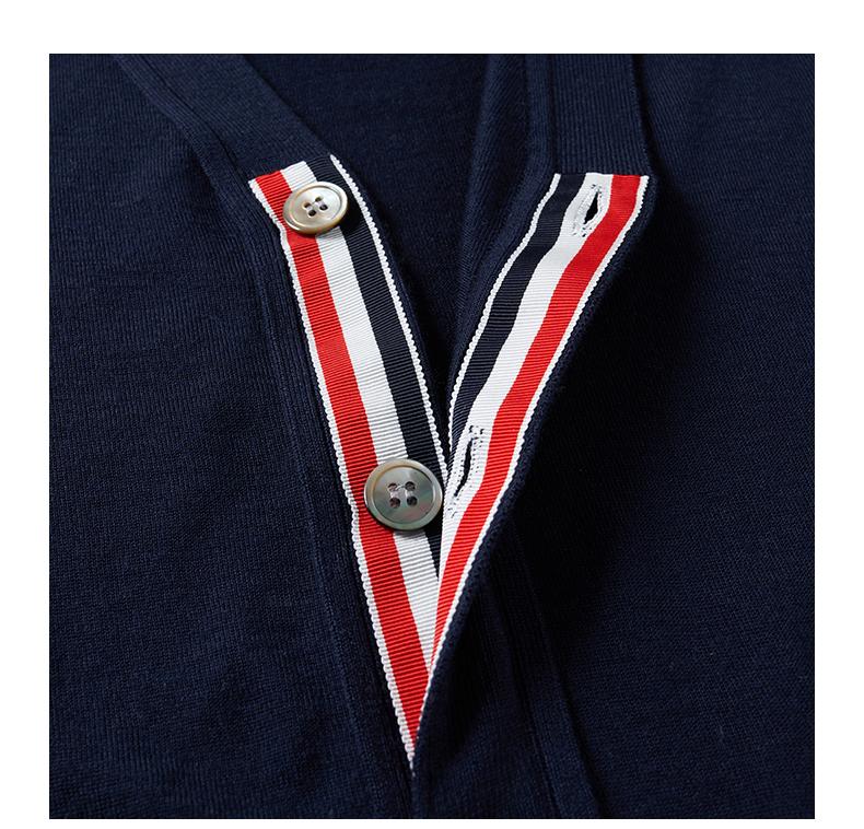 Unisex V-neck thin cardigan | Thom Browne