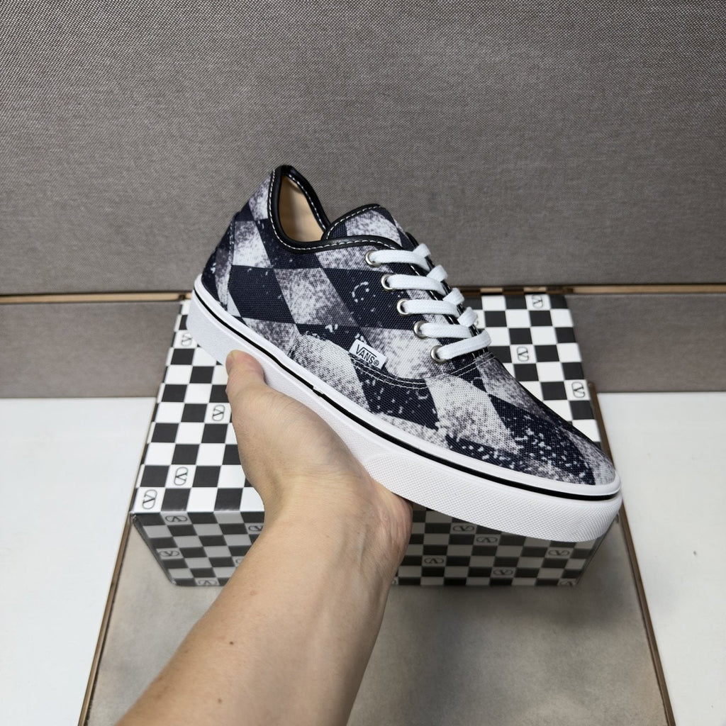 Vans Men's Geometric Patchwork Low-Top Sneakers - Black, Navy, White & Grey