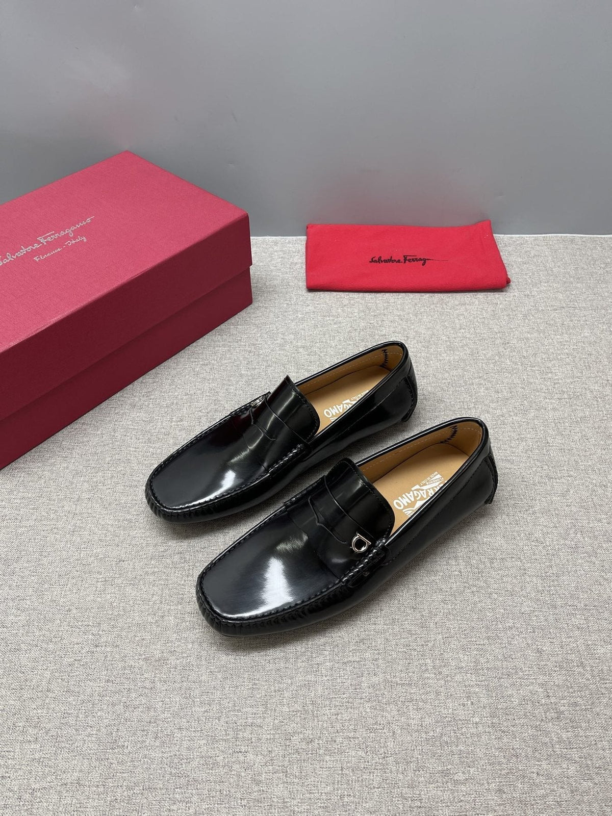 Ferragamo Men's Black Buckle Driving Loafers - Moc-Toe Stitching