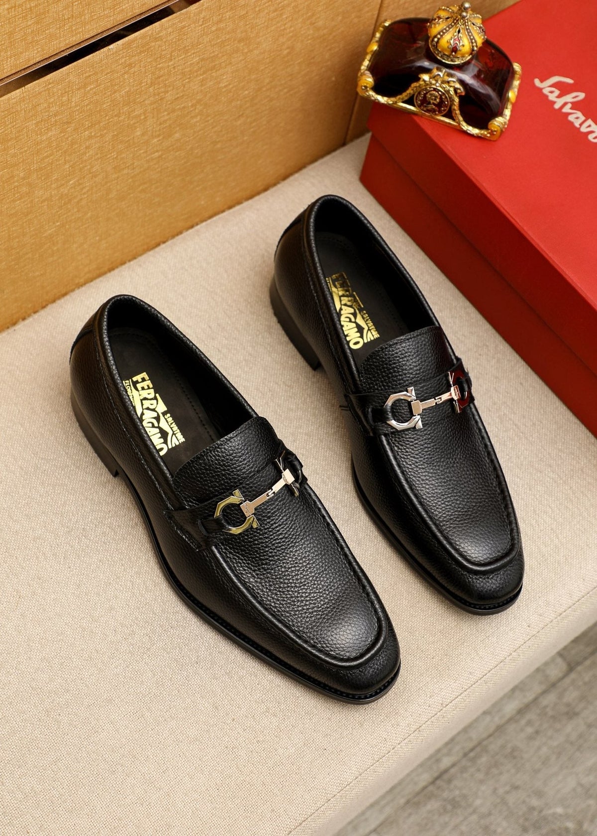 Salvatore Ferragamo Black Pebble-Textured Bit Loafers