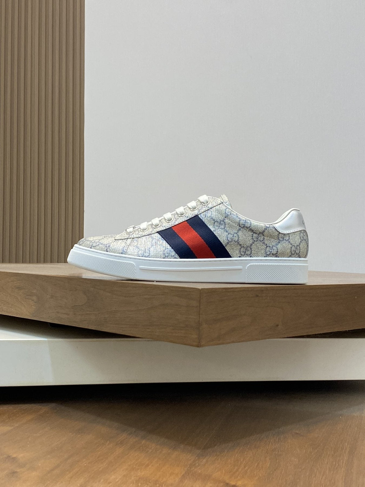 Gucci Green-Red Stripe Low-Top Sneakers