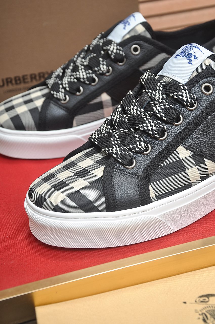 Burberry Check Low-Top Sneakers - Padded Collar