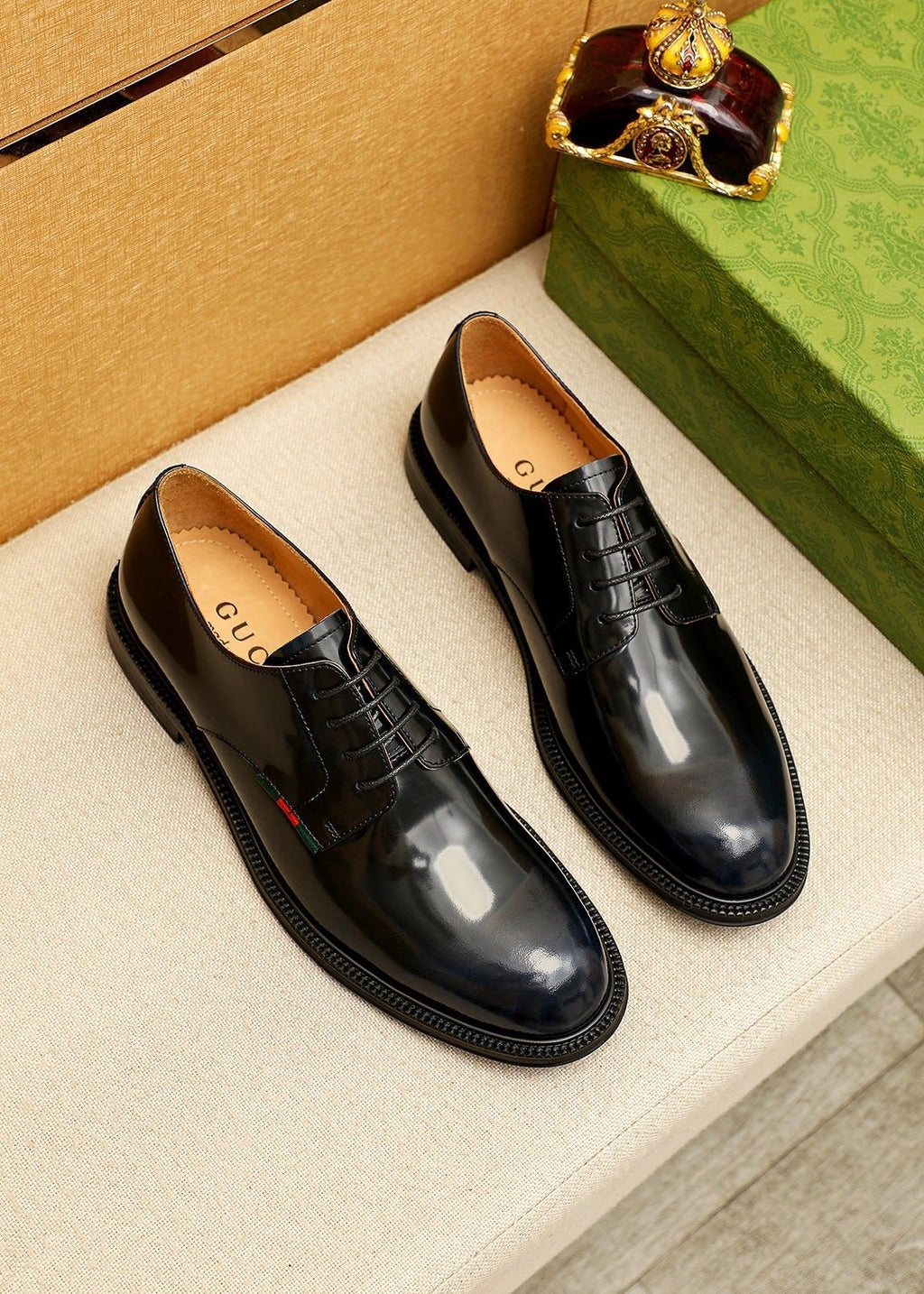 Gucci Stripe Lace-Up Dress Shoes